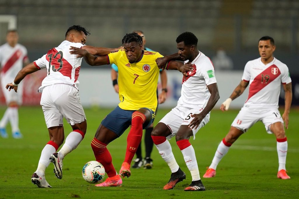 tip-bong-da-tran-Colombia-vs-Peru-29-01-2022-02-1024x683