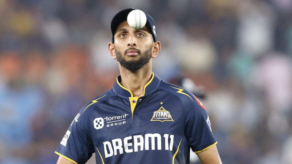 Krishna's 4 wicket haul saves from Capitals carnage at the back