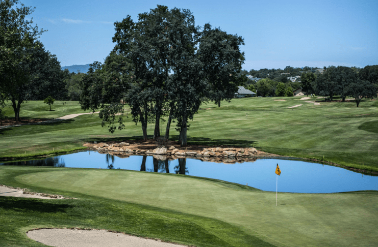 Golf Getaways: Photo by Edewaa Foster on Unsplash