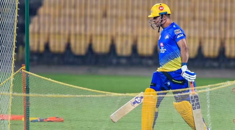 Mahendra Singh Dhoni sibuk mempersiapkan IPL, ketakutan akan duduk di benak para pemain bowling setelah melihat angka empat dan enam